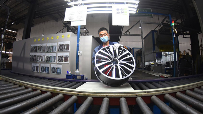 China's industrial output sustains growth in 2022