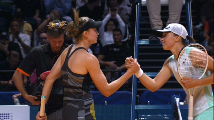Australian Open: Elena Rybakina upsets World No. 1 Iga Swiatek to enter quarterfinals