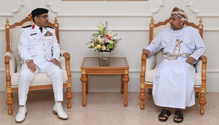 الأمين العام بوزارة الدفاع يستقبل آمر القوة البحرية بدولة الكويت