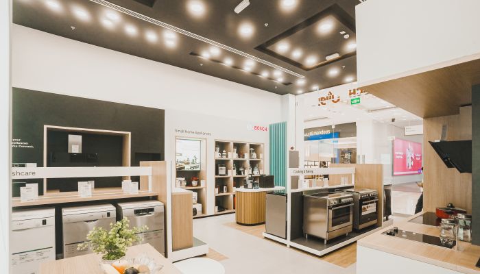 افتتاح أول متجر حصري لعلامة بوش في عُمان أفينيوز مول