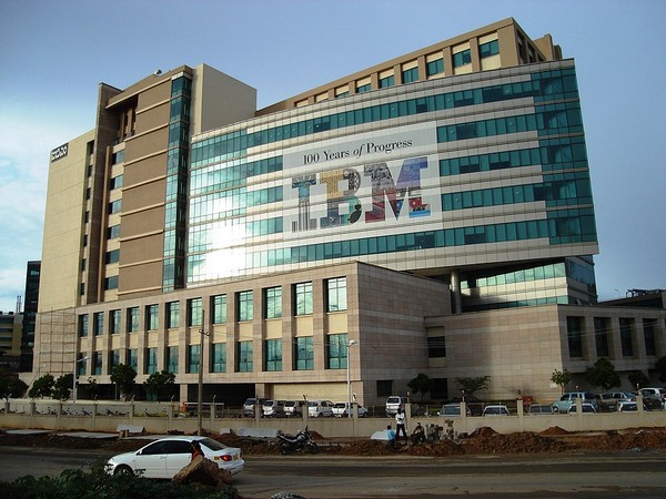 在更广泛的科技经济放缓IBM裁员3900人
