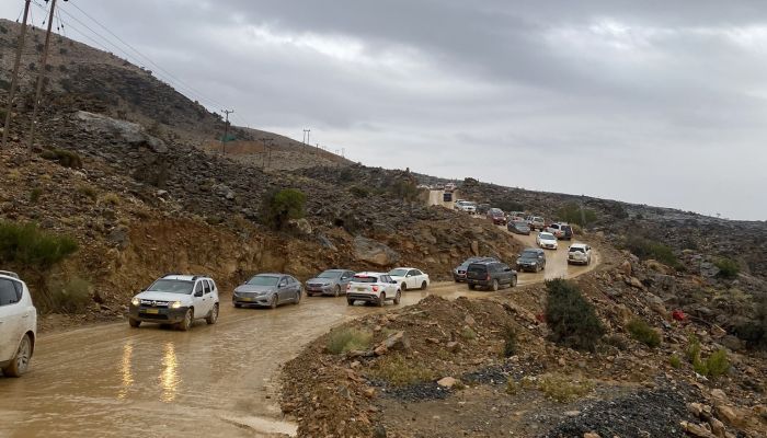الطقس: فرص هطول الأمطار مستمرة.. والشرطة تُحذر مستخدمي طريق جبل شمس