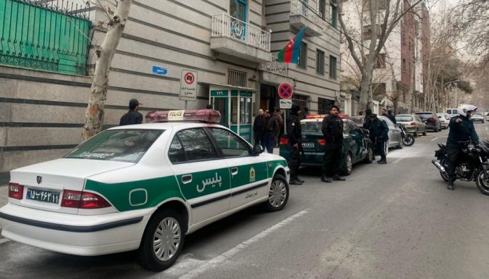 هجوم مسلح على سفارة أذربيجان في إيران.. وأنباء عن وفيات
