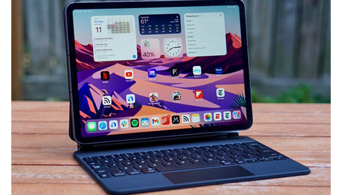 Apple analyst suggests foldable iPad might come as early as 2024