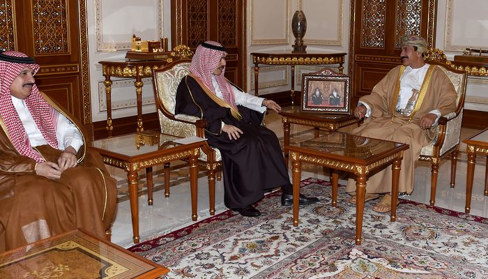 وزير المكتب السلطاني يستقبل وزير الخارجية السعودي