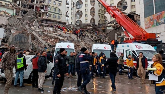 زلزال تركيا:  يقتل أكثر من 1500 شخص في تركيا وسوريا