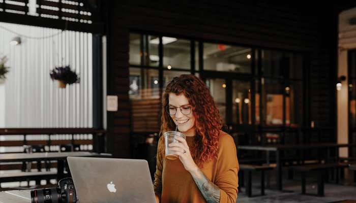Working at a busy coffee shop may be healthier than working in a quiet office