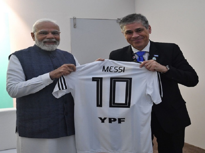 Indian PM Narendra Modi receives Lionel Messi jersey as gift