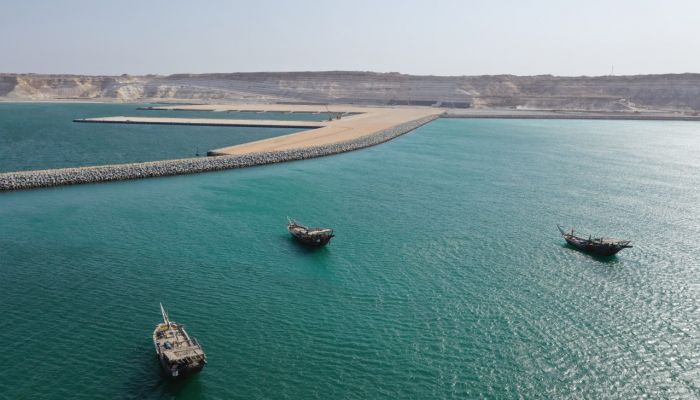 ميناء الصيد البحري بالدقم.. مركز لتوطين المنتجات السمكية في سلطنة عُمان