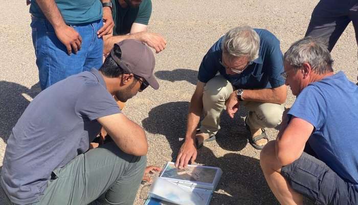 Devices distributed to monitor fall of meteorites in deserts