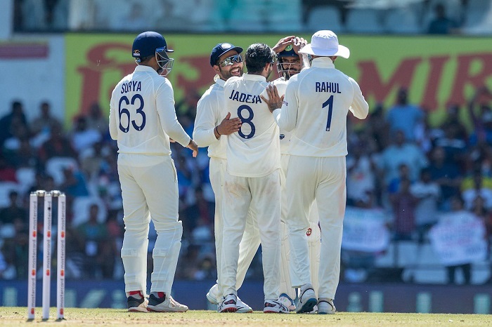 Indian bowlers put on disciplined show,  bundle out Australia for 263