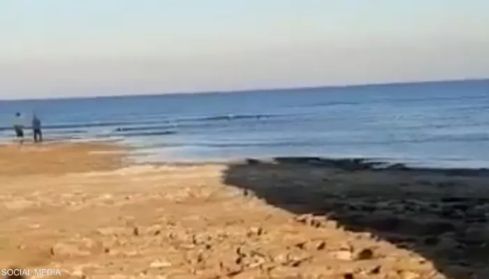 ما سر انحسار المياه بشواطئ مصر ولبنان؟