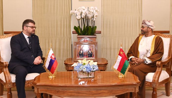 وزير الخارجية يستقبل نائب رئيس الوزراء السلوفاكي