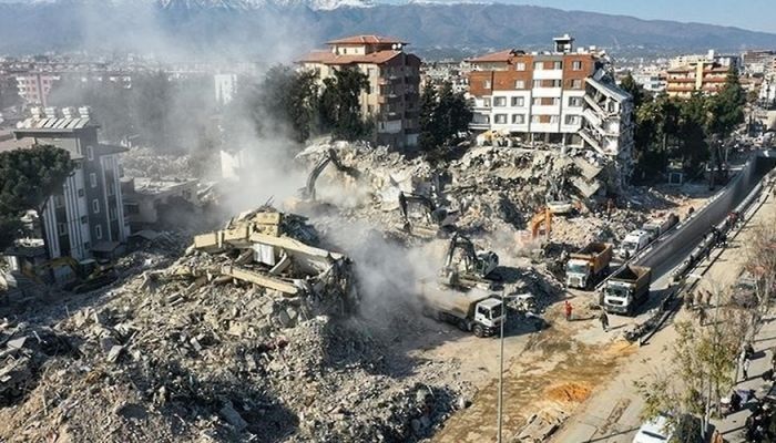 ارتفاع حصيلة ضحايا الزلازل في تركيا إلى 43 ألف شخص
