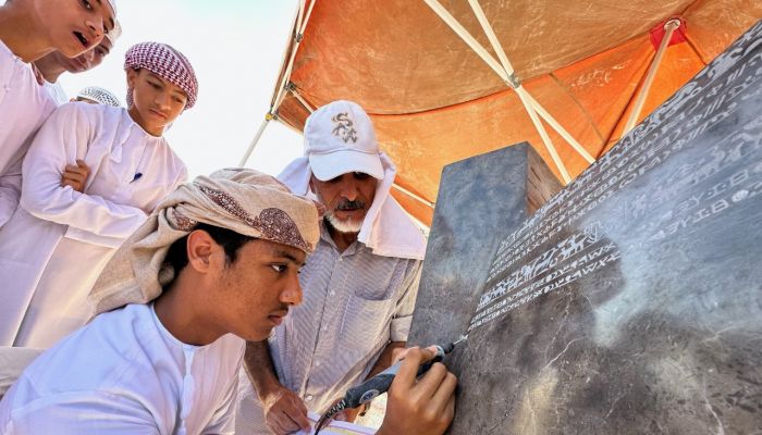 مسندم تجمع نحاتو عُمان والعالم في ملتقى للنحت الدولي (صور)