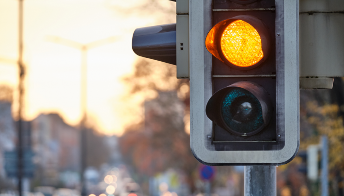 How do traffic signals in Oman work?