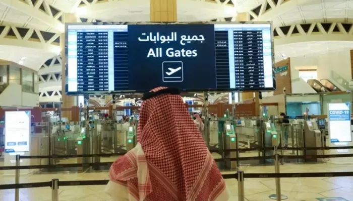 السعودية تسمح لجميع مقيمي دول الخليج الحصول على تأشيرة سياحية تمكنهم من العمرة