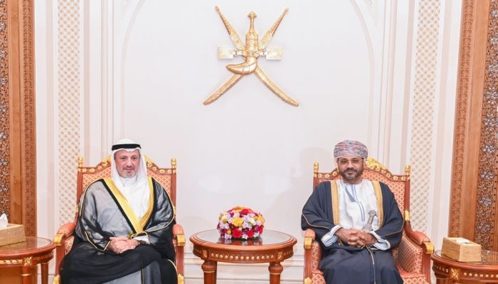 وزير خارجية الكويت يصل إلى سلطنة عُمان