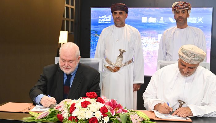 التوقيع على 7 مشروعات لتصميم المخططات الهيكلية والمدن المستقبلية في سلطنة عُمان