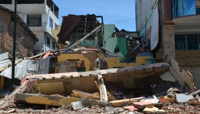 مصرع 14 شخصا على الأقل جراء زلزال الإكوادور