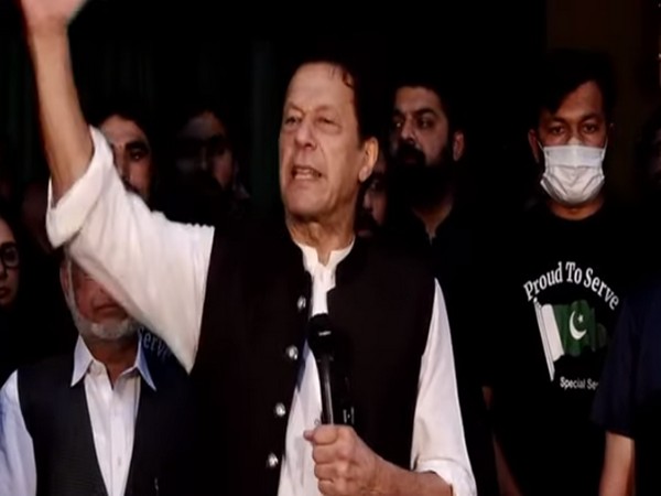 Pakistan court cancels Imran's arrest warrants, defers indictment