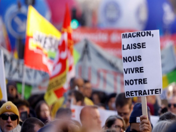 Paris protests: Demonstrators clash with police as Macron survives pension votes
