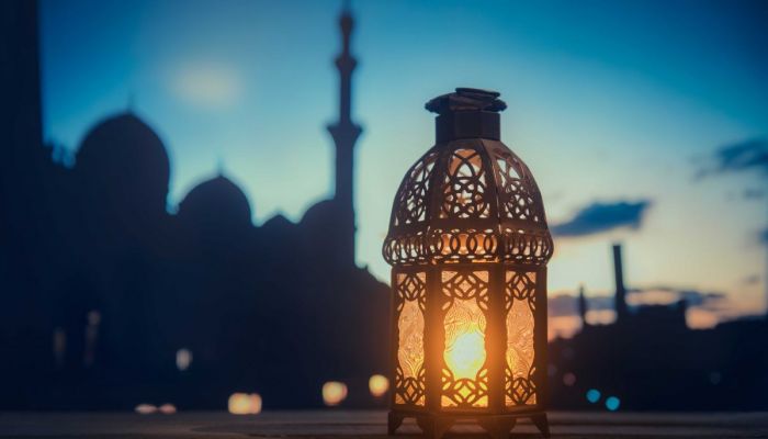 تقليص العمل وفعاليات دينية ومعارض.. كيف يستقبل الخليج رمضان؟