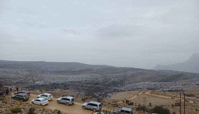 نائب بالشورى يكشف للشبيبة: رصف الطريق المؤدي لجبل شمس لم ينفذ حتى الآن رغم مرور 4 سنوات