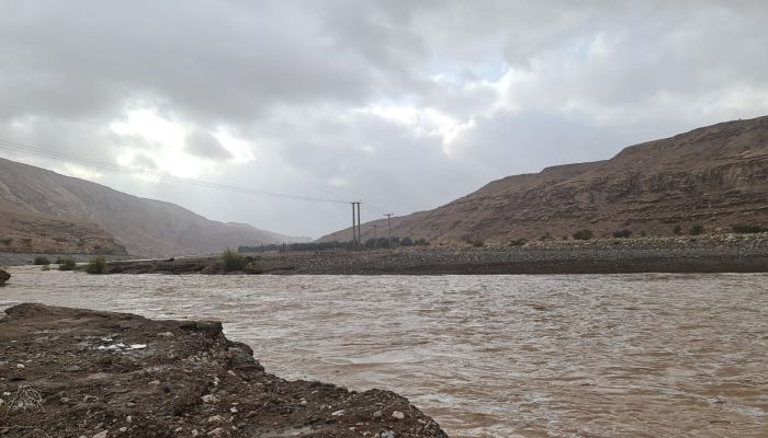 بالصور.. هطول أمطار متفاوتة الغزارة على عدد من محافظات سلطنة عمان