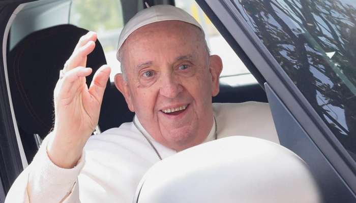 'I am still alive,' Pope Francis says while leaving hospital