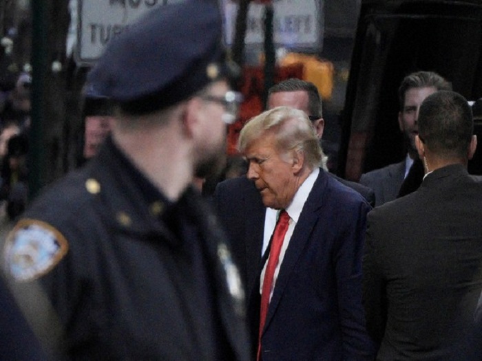 Trump arrives in New York ahead of expected arraignment
