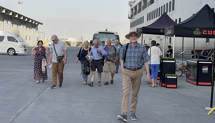 Salalah welcomes cruise ship with over 2500 passengers