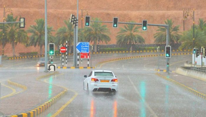 غداً.. أجواء سلطنة عمان تتأثر بمنخفض جوي .. وتحذيرات من جريان الأودية