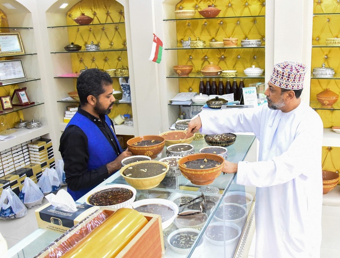 Heavy Rush Across Oman To Buy Essentials For Eid Times Of Oman   1682144228 HVK26lip0i87.jpe