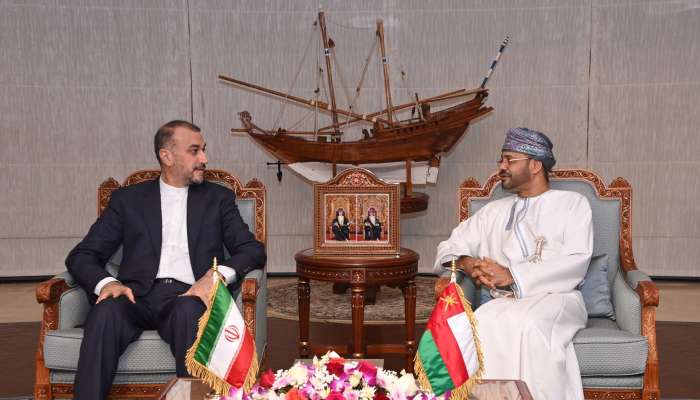 Oman, Iran foreign ministers hold session of political talks