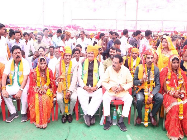 MP: After listening to PM Modi's 'Mann ki Baat', 235 couples tie knot at mass wedding