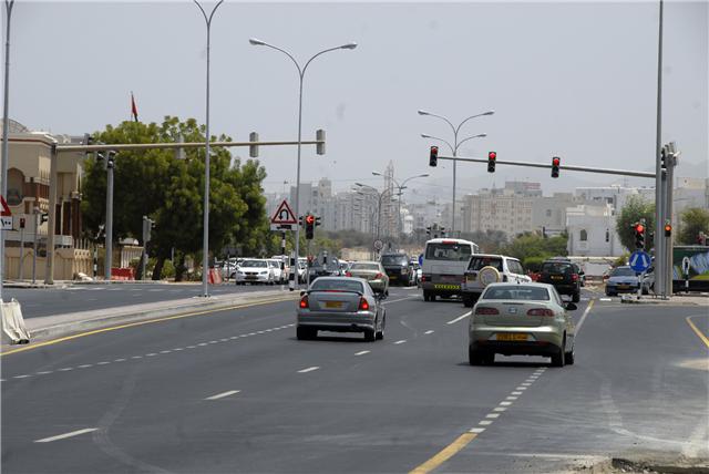المجلس البلدي لمحافظة مسقط يصدر توضيحًا بشأن شارع 18 نوفمبر