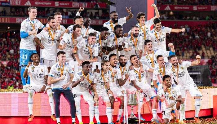 لاعبو ريال مدريد يشيدون بتتويج الفريق بلقب كأس ملك إسبانيا