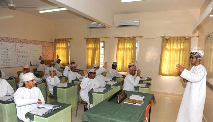 الخطة الدراسية الجديدة.. تقليل عدد المواد الدراسية وبدء المواد الاختيارية من الصف التاسع