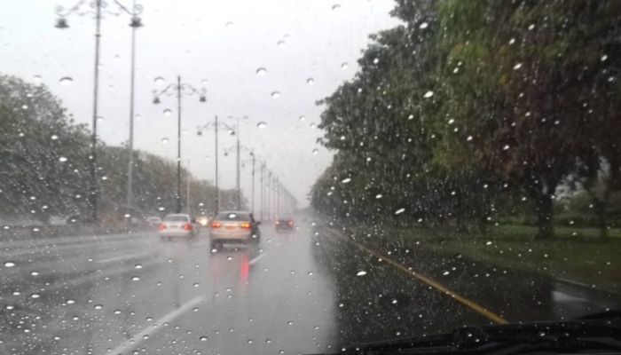 طقس الجمعة: فرص لهطول أمطار متفرقة