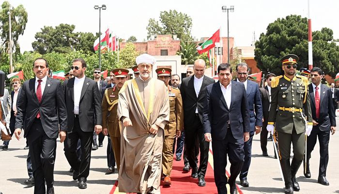 جلالة السلطان المعظم يختتم زيارته لإيران التي أستغرقت يومين (صور)