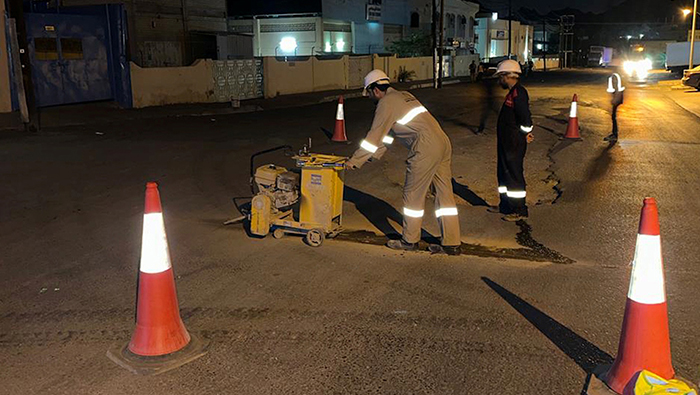 Madayn continues road repair efforts in Wadi Al Kabir Industrial City