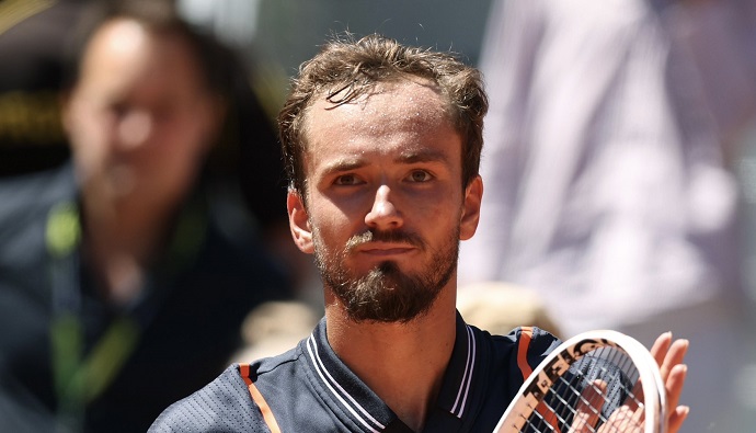 French Open: Medvedev suffers shocking first-round defeat, Swiatek battles through