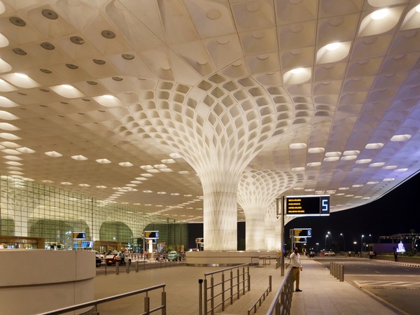 Panic at an Indian airport after woman claims to carry bomb in bag