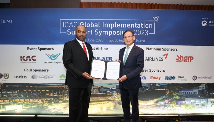 ’مطارات عُمان’ توقع مذكرة تفاهم مع أكاديمية هونغ كونغ الدولية للطيران