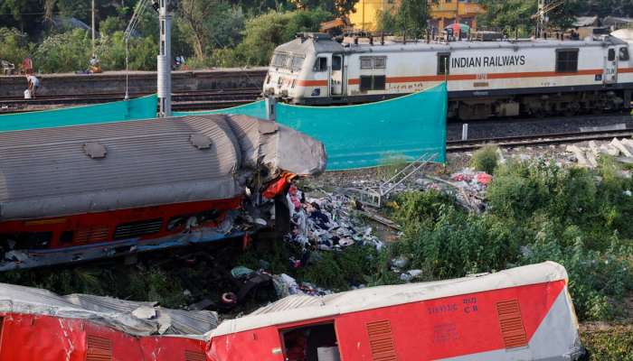India: Trains resume at crash site as investigation begins