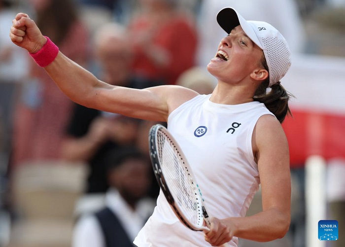 Muchova stuns Sabalenka to challenge Swiatek in French Open final