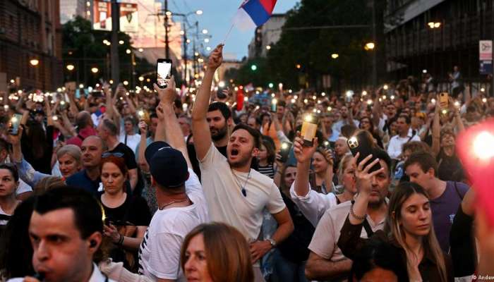 Serbia: Mass protests demand resignations and social change