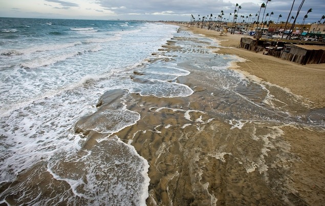 تحذير لأصحاب المنازل القريبة من سواحل سلطنة عمان: المد البحري قد يصل إلى 100 متر