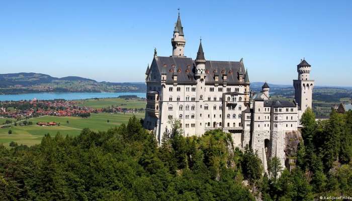 US woman dies after being pushed down cliff near Germany's Neuschwanstein Castle